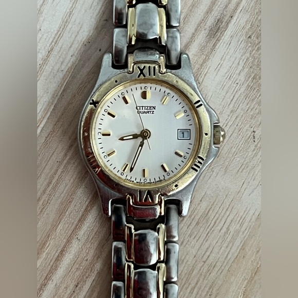 Citizen Ladies Watch Vintage Two Tone Bracelet Cream Round Dial Date Window - Picture 4 of 17